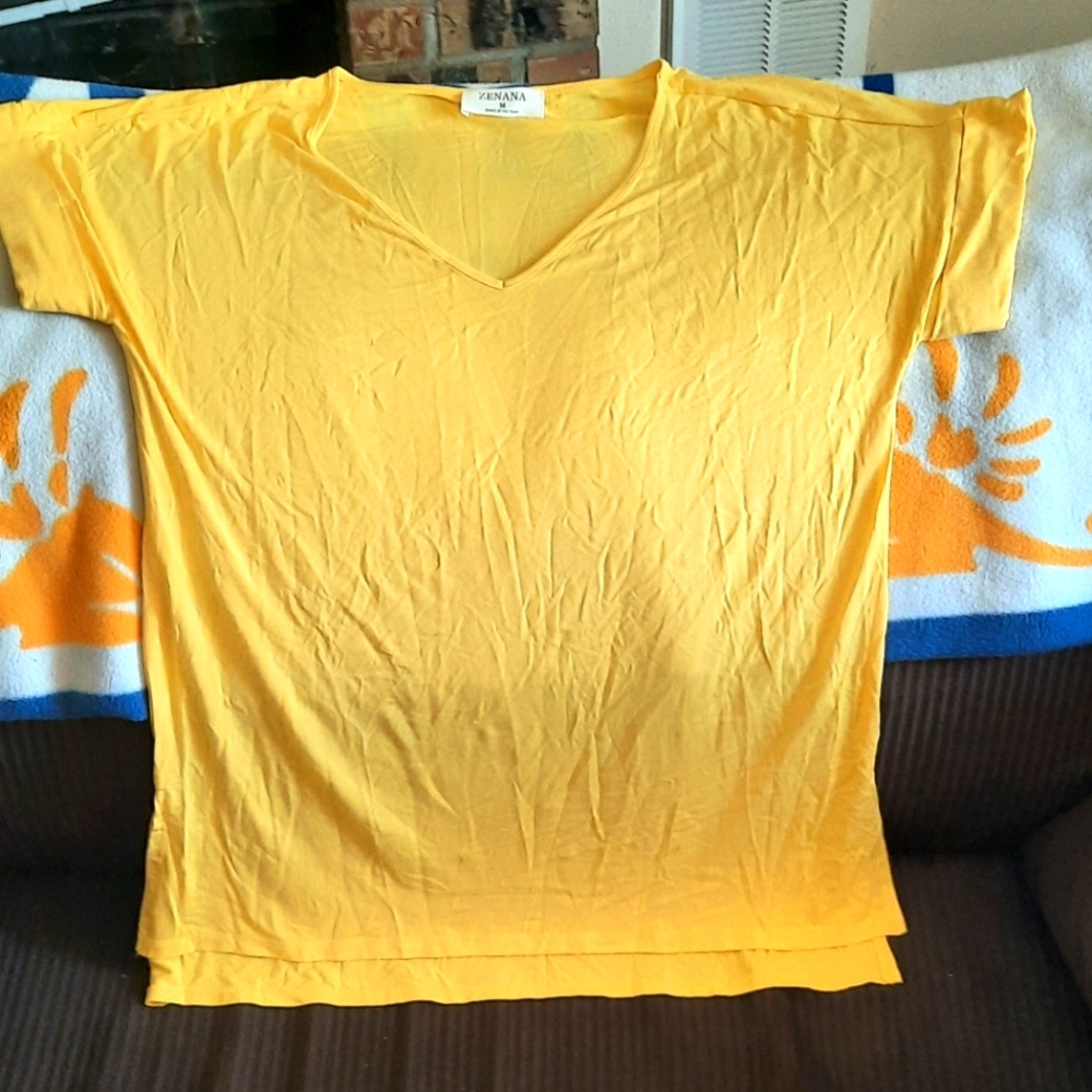 Zenana t shirt. Size Medium. Nice vibrant yellow short sleeve summer shirt